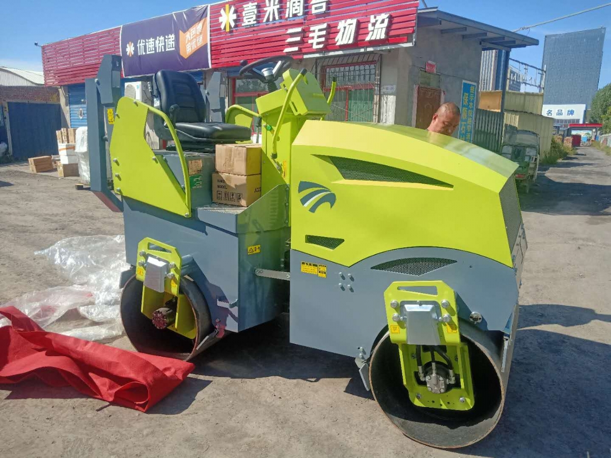 春季施工，小型壓路機碾壓路面如何做到有序效率高？