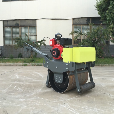 壓路機行業的新寵-小型手扶式壓路機